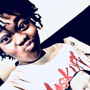 Meet your Posher, Laila